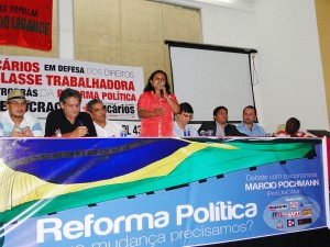 Rosalina Amorim no debate com Marcio Pochmann
