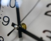 Comissão adia votação da PEC que reduz jornada para 40h e mantém 6×1