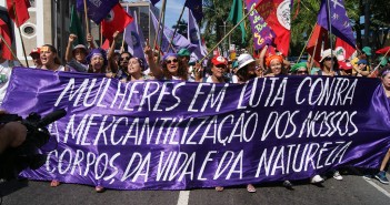 Sem democracia na mídia, mulher continuará sendo tratada como objeto