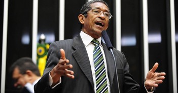 Vicentinho alerta para ameaça de precarização se PL 4330 for aprovado