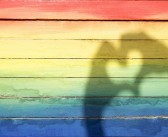 Entre o preconceito e o silêncio: o desafio de envelhecer sendo LGBTQIA+