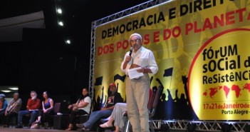 “É na resistência que se cria o novo”, afirma Olivio Dutra