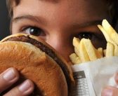 Responsabilidade pela alimentação das crianças não deve ser só das mulheres, diz pesquisadora