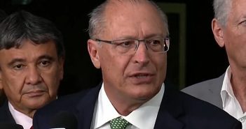 Texto da PEC da Transição é entregue e prevê desvinculação do Bolsa Família do teto de gastos