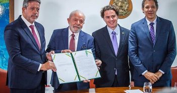 Lula sanciona arcabouço; Congresso aprova mudança no Carf e desonerações