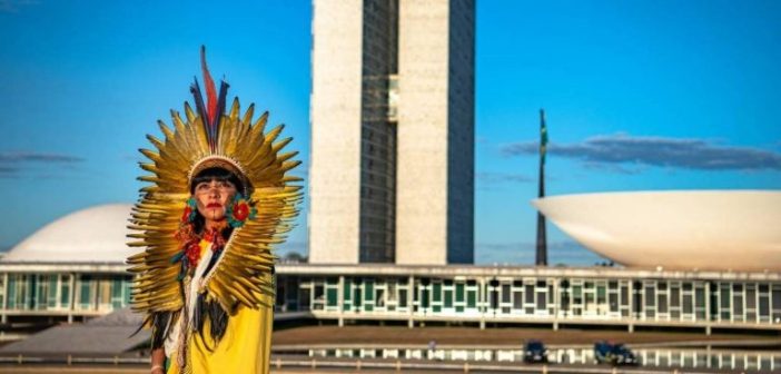 Célia Xakriabá: ‘Congresso apenas sofisticou a forma de exterminar povos indígenas, mas não mudou a intenção’
