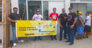 Sindicato faz protesto em agência do Itaú por condições de trabalho dignas