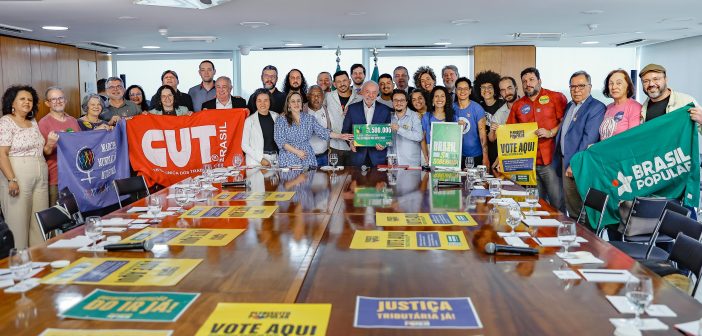 Plebiscito Popular 2025 é entregue ao presidente Lula com apoio massivo à isenção do IR e ao fim da escala 6×1