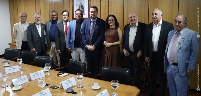 Centrais sindicais se reúnem com ministro Boulos para debater pautas da classe trabalhadora