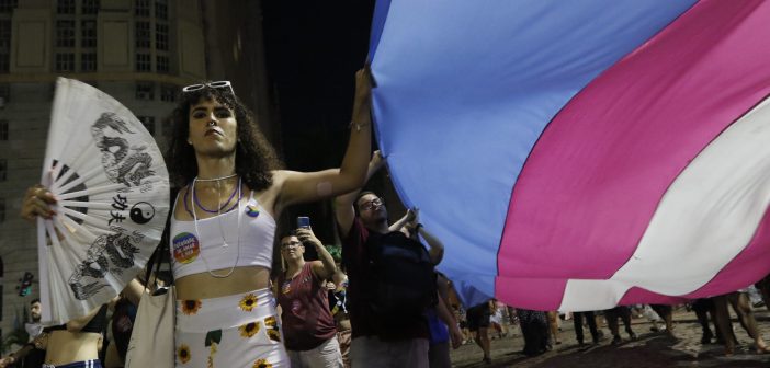 Mercado de trabalho segue fechado para pessoas trans, mas projetos sociais tentam mudar cenário