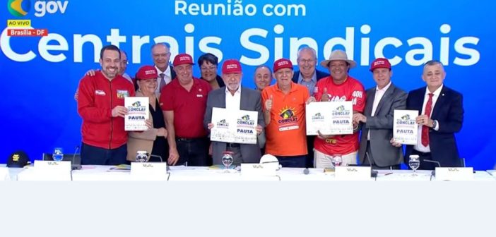 Lula recebe reivindicações da CUT e demais centrais sindicais, incluindo fim da jornada de trabalho sem redução salarial
